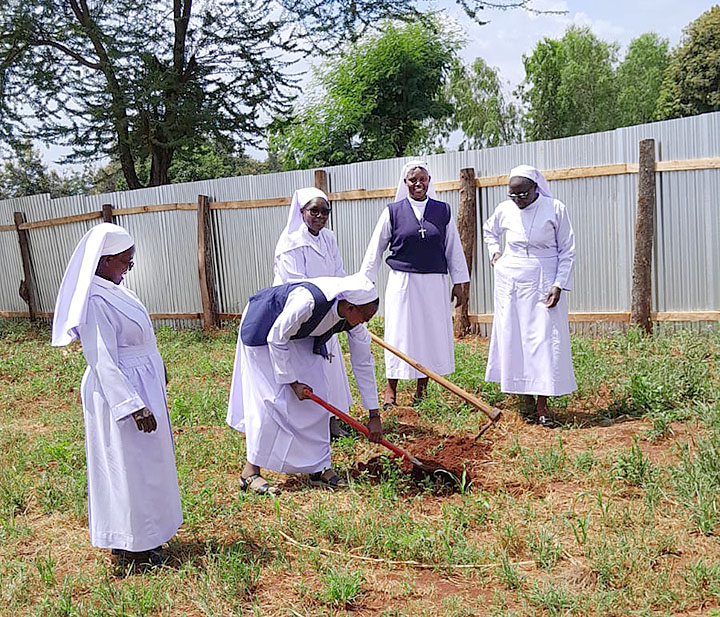 Nazareth sisters break ground for a new medical clinic 