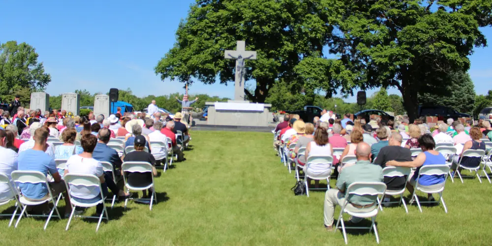 Memorial Day Mass at Glendale Cemetery