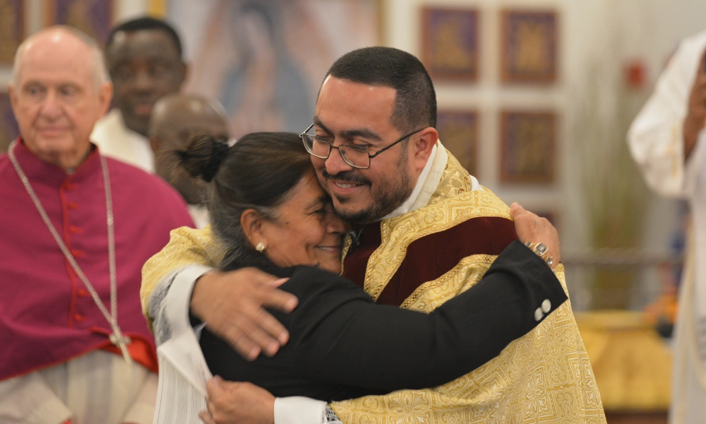 Fr. Luis Mejia and his mother were reunited at the celebration of his 10th ordination. Fr. Luis Mejia and his mother were reunited at the celebration of his 10th ordination.